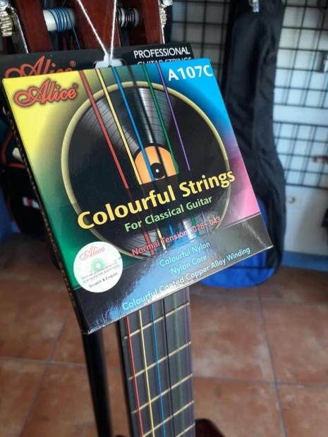 Jeu de Cordes Multicolores A107C pour Guitare Classique 